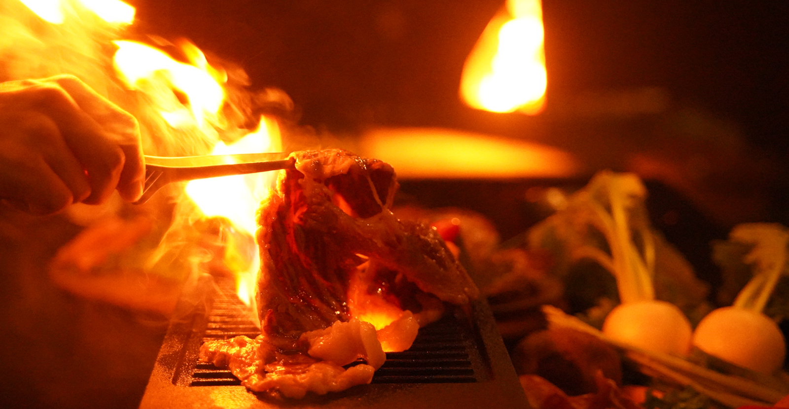 青森ならではのホタテやかぶなどの食材をたっぷり使ったバーベキュー